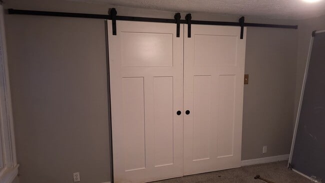 Building Photo - 3bd 1ba House