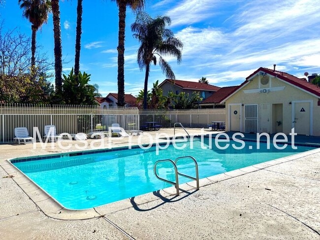 Building Photo - 1423 Willow Tree Ln