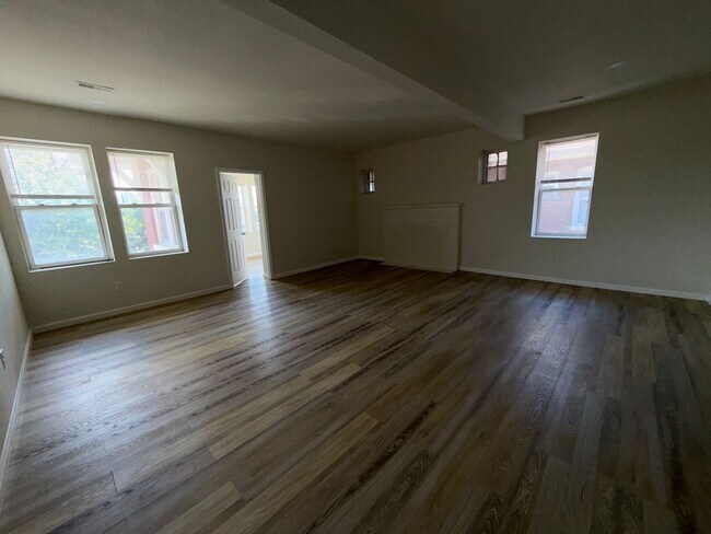 Building Photo - 5909 Cates Ave
