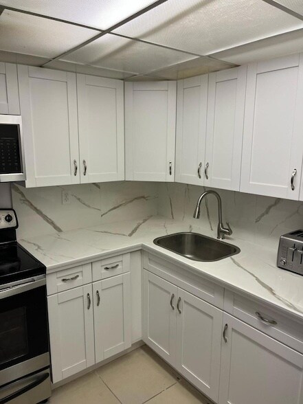 Building Photo - 1758 NW 55th Ave
