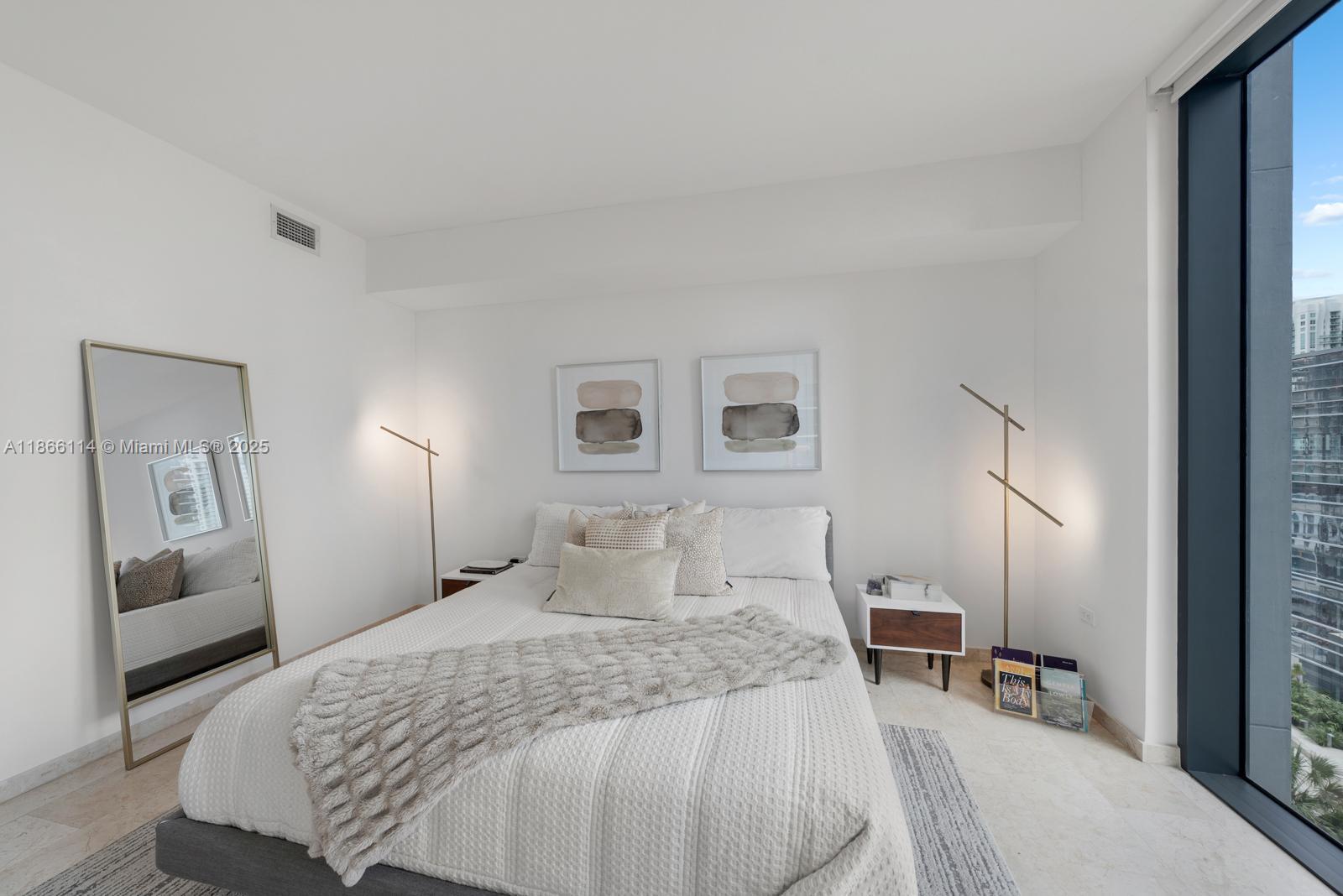 Building Photo - 88 SW 7th St