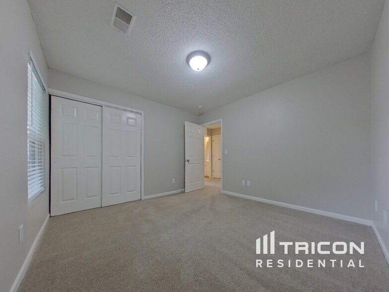 Building Photo - 244 Wild Olive Dr