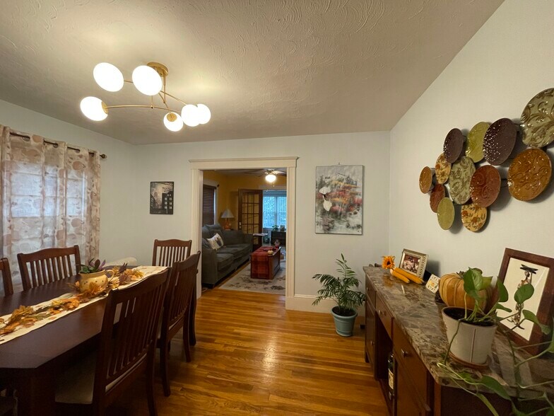 Building Photo - 92 Harnden Ave