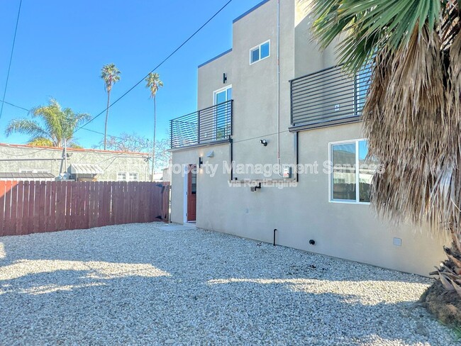 Building Photo - 8727 Dalton Ave