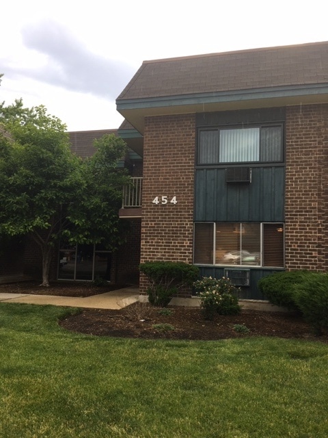 Building Photo - 454 Spring Rd