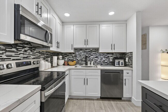 Building Photo - 830 NE 59th Ct