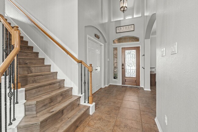 Building Photo - 14402 Hazeldale Dr