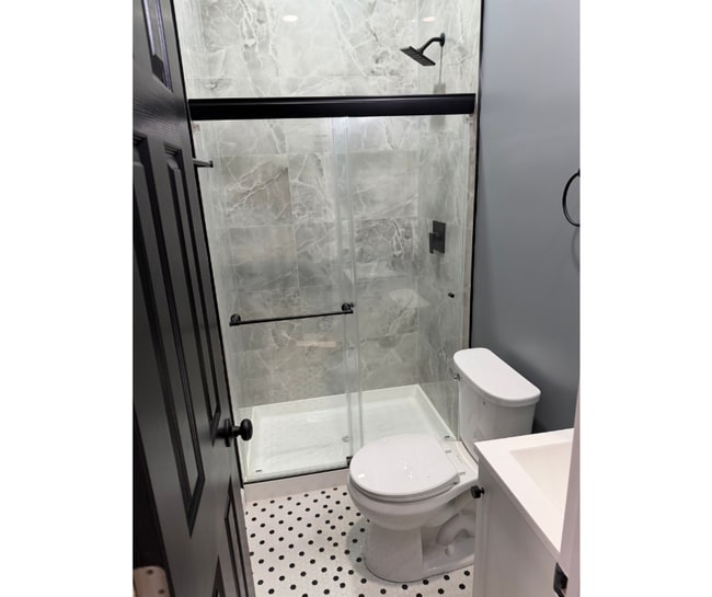 Building Photo - 427 S Augusta Ave