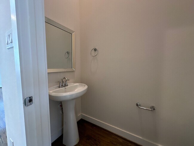 Building Photo - For Lease | 3 Bed, 3.5 Bath | 2,138 Sq Ft ...