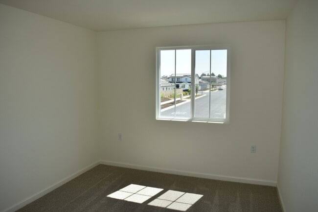 Building Photo - 4049 Cinnabar Ave
