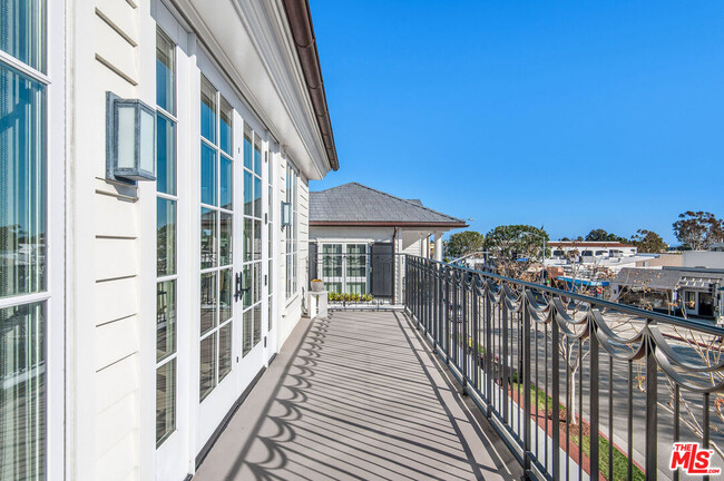 Building Photo - 15225 Palisades Village Ln