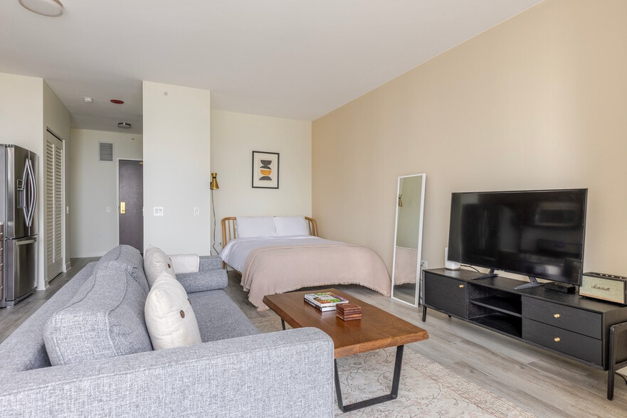 Building Photo - 340 E North Water St