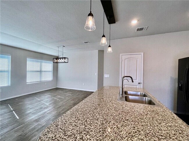 Building Photo - 5909 Ronee Leah Dr