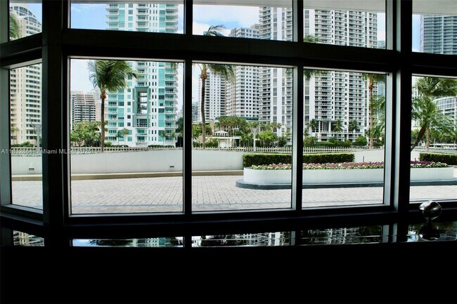 Building Photo - 325 S Biscayne Blvd