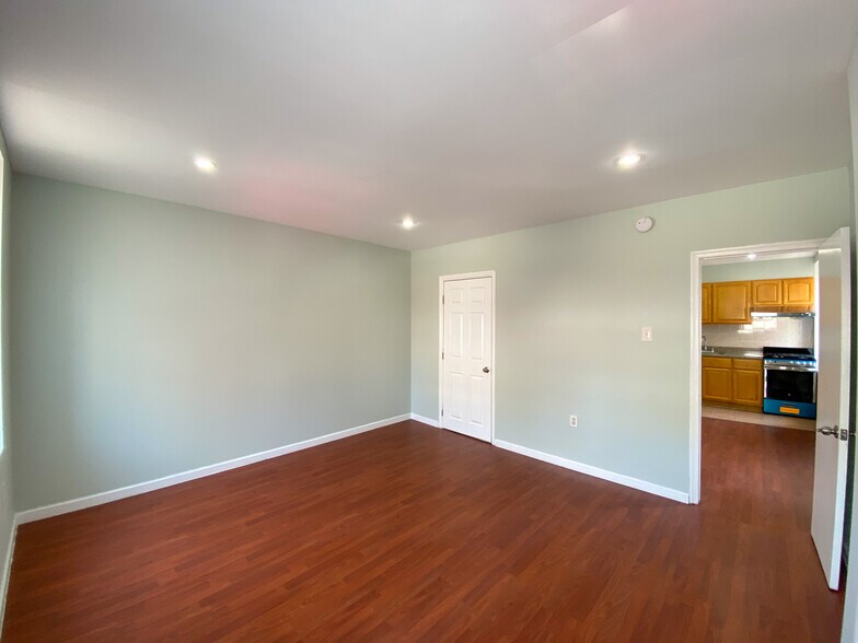 Bedroom #1 - 1414 Snyder Ave
