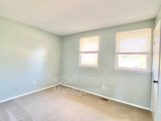 Building Photo - 3833 Foxglove Ct