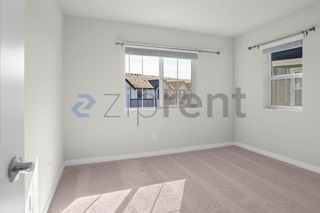 Building Photo - 1621 Seattle Hill Rd