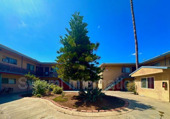 Building Photo - 627 Island Ave