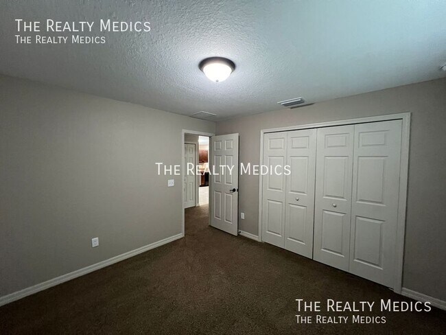 Building Photo - 3749 SE 135th Ln
