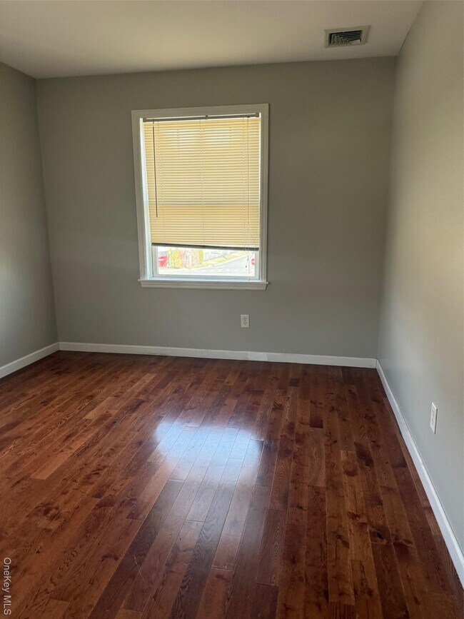 Building Photo - 129 New St