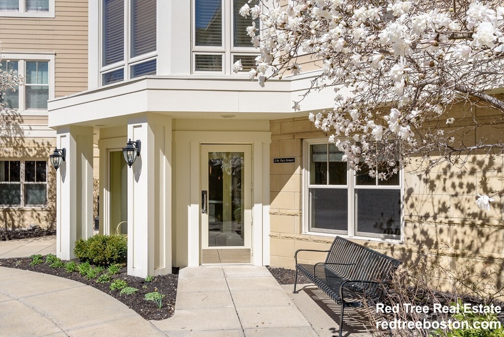 Building Photo - 14 Saint Paul St