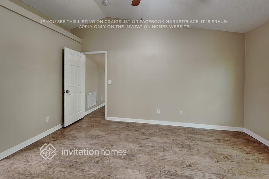 Building Photo - 14841 Margaux Dr