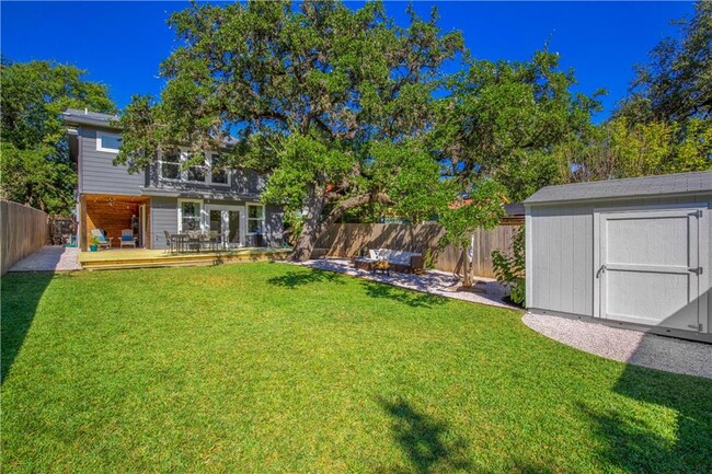 Building Photo - 1501 Brackenridge St