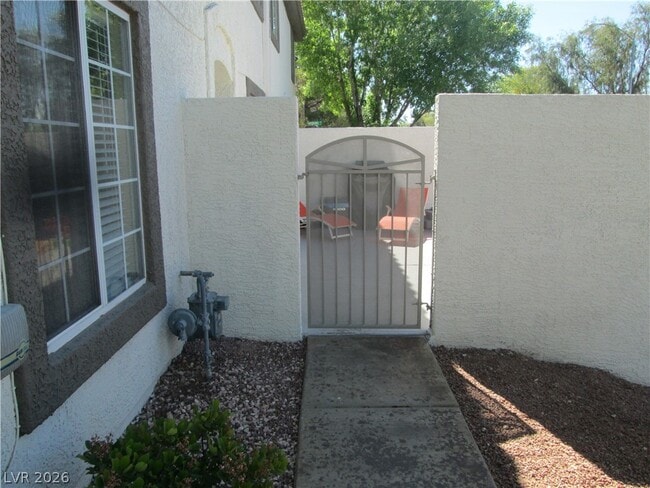 Building Photo - 221 Luninborg St