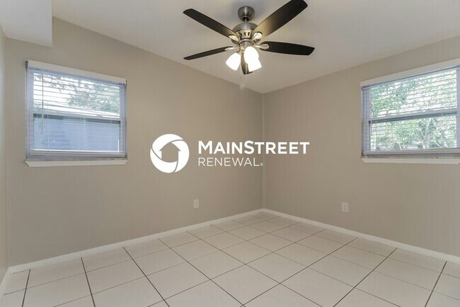Building Photo - 4 Bedroom Pet-Friendly Home in ORLANDO, FL...