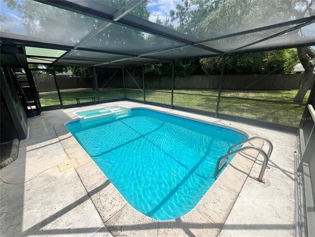 Building Photo - 600 S Parkview Ave