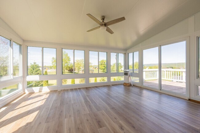 Building Photo - Spacious 4 Bed, 3 Bath Home for Rent – Blacksburg Area – $3,200/month