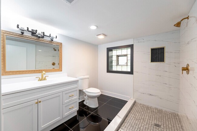 Building Photo - 2508 Kenilworth Ave