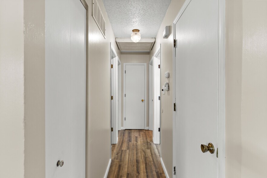 Building Photo - 1309 Trading Post Ln