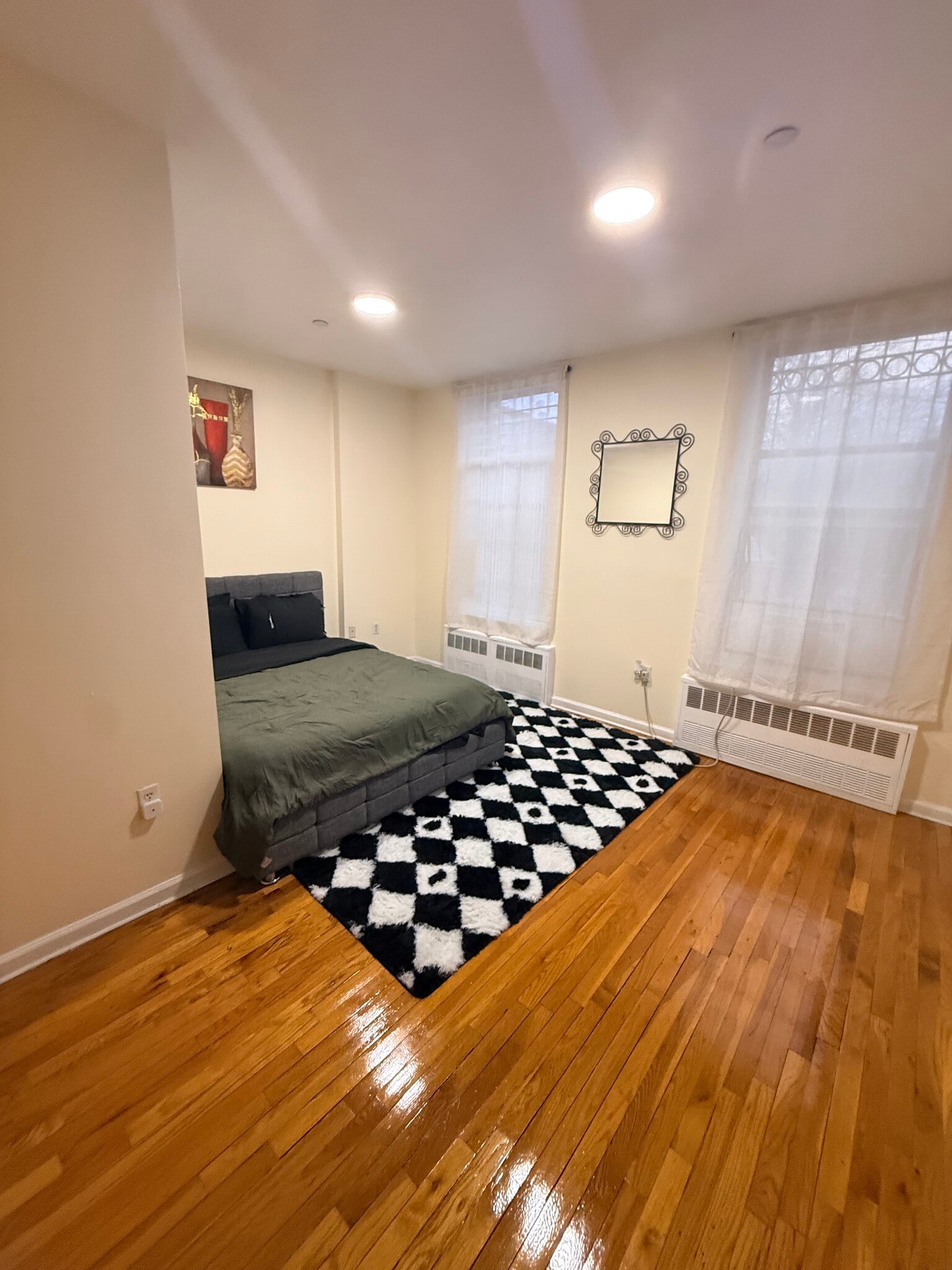 Building Photo - 295 Throop Ave