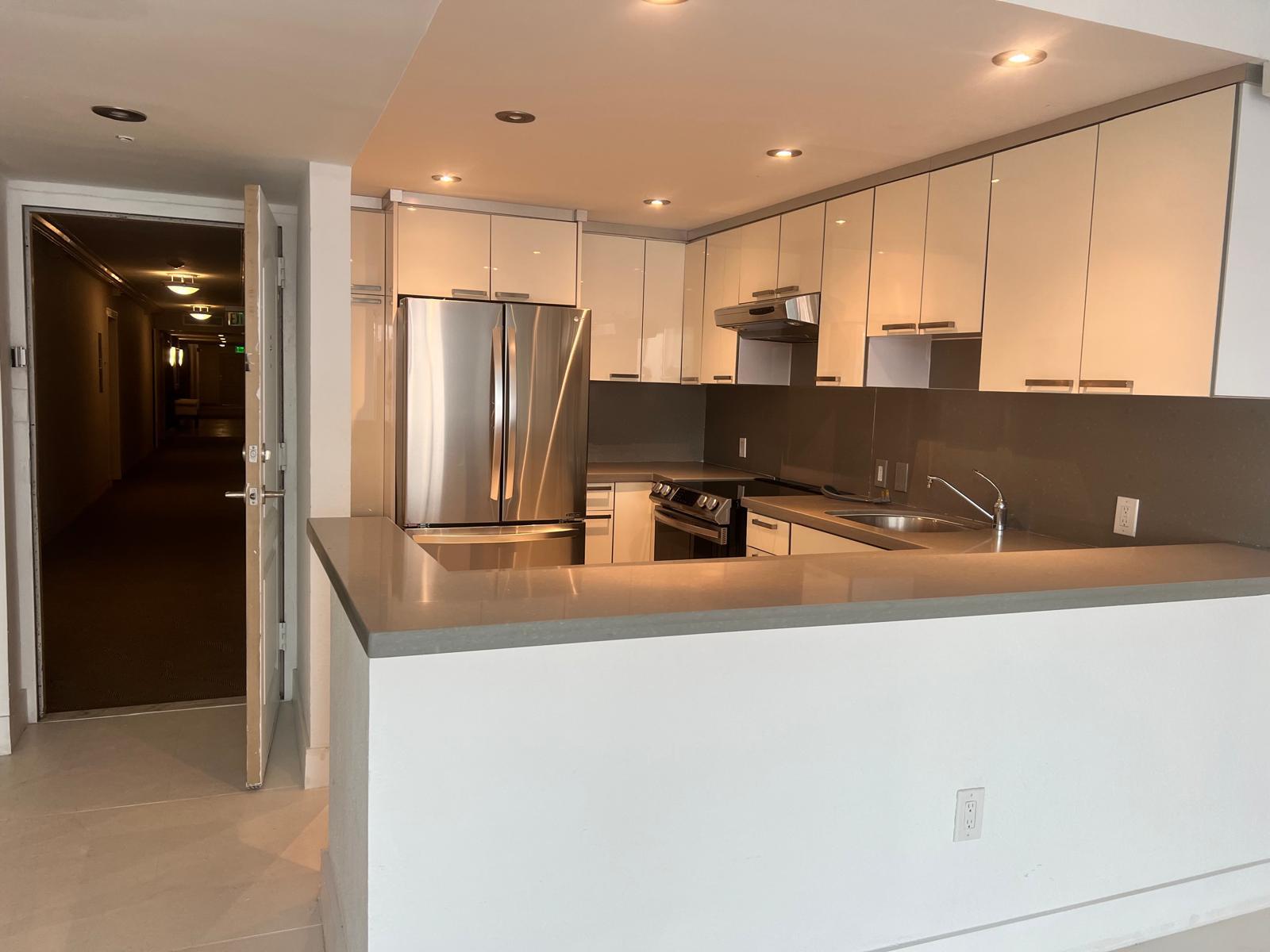 Building Photo - 3625 N Country Club Dr