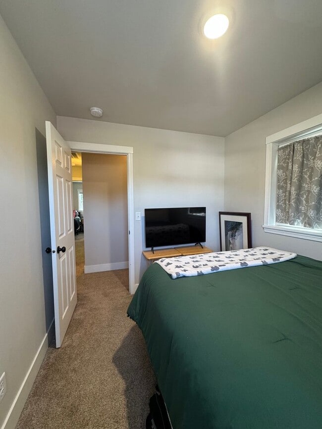 Building Photo - 3-Bed, 3-Bath Home for Lease w/ Rooftop De...