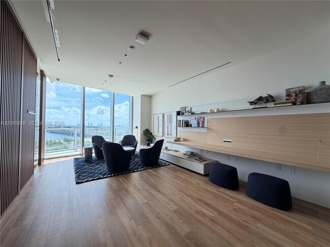 Building Photo - 1400 Biscayne Blvd