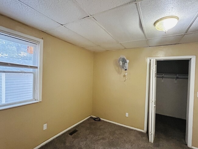 Building Photo - 242 W 28th St