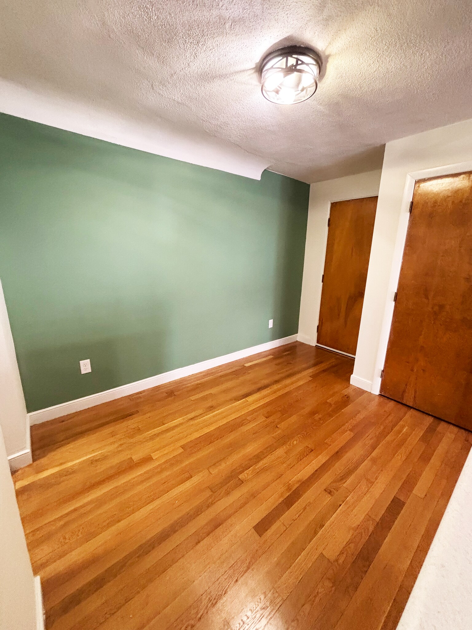 Dinning room - 7 Commonwealth Ct