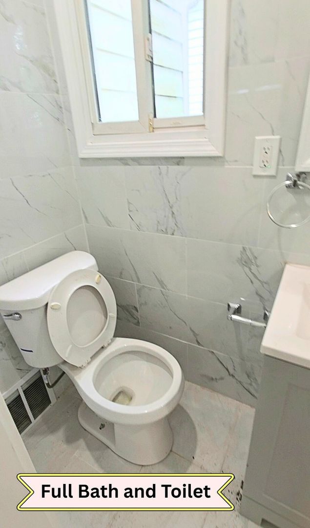 Building Photo - 53 Mill St