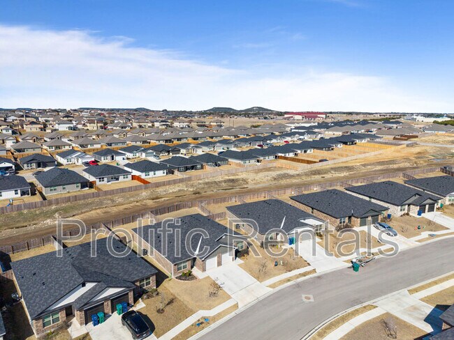 Building Photo - 1254 Lehmann Dr