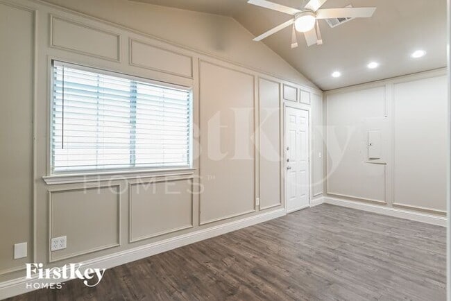 Building Photo - 804 Courson Dr