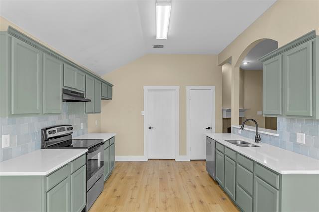 Building Photo - 1109 Caroline Dr