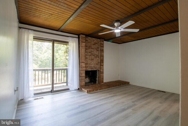 Building Photo - 6277 Occoquan Forest Dr