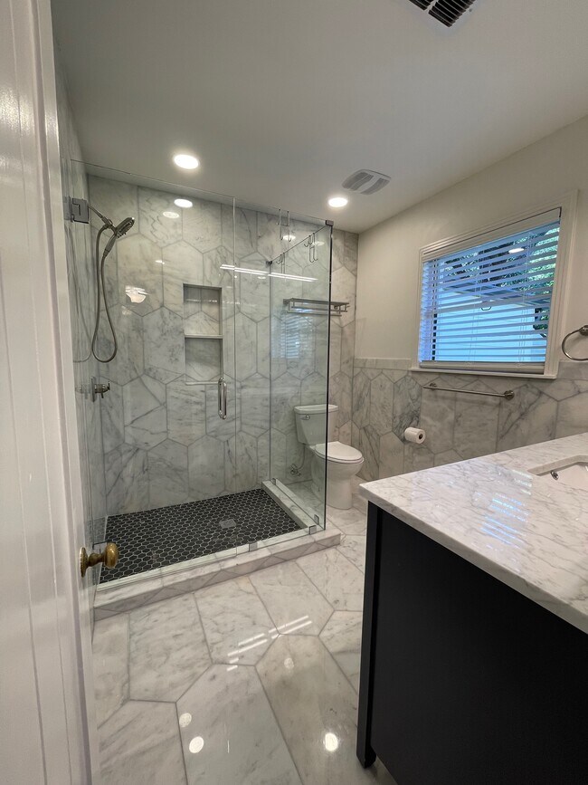 Building Photo - 3624 S Hills Ave