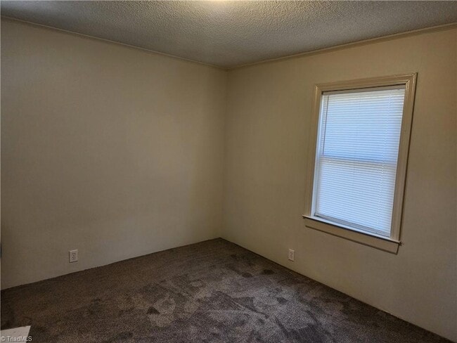 Building Photo - 148 Churchill Ln