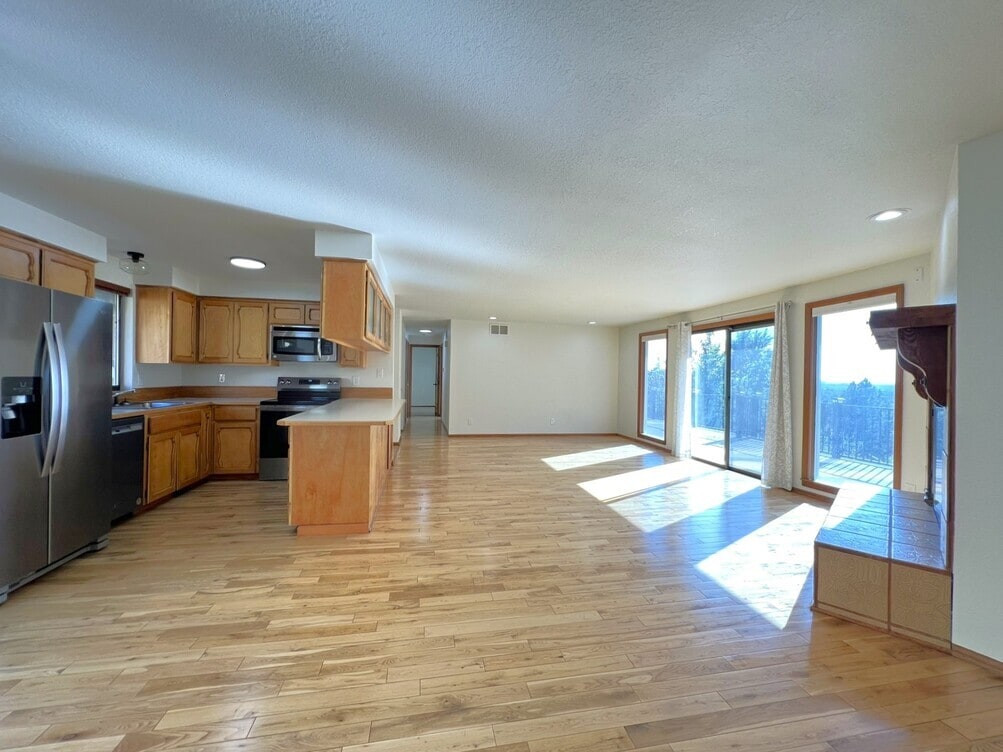 Building Photo - 2909 N Hillway Dr