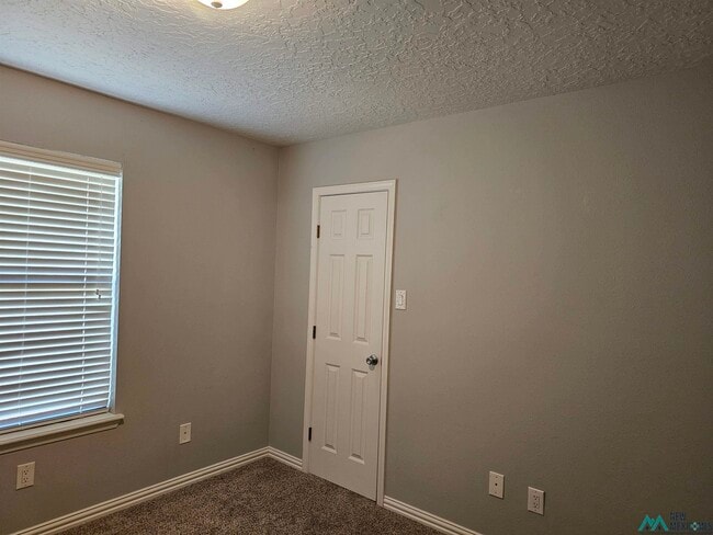 Building Photo - 3704 Ben Crenshaw Cir