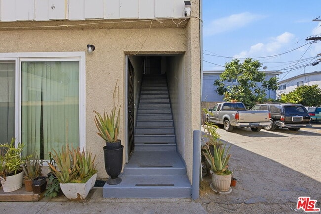 Building Photo - 4841 W 18th St
