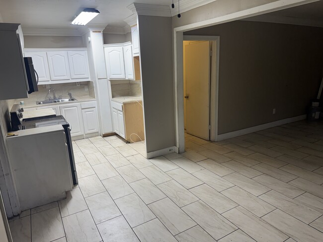 Building Photo - 3922 Halls Ferry Rd